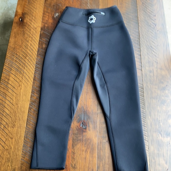 ZAGGORA THERMO FIT TECHNOLOGY PANTS CAPRIS - Picture 2 of 8